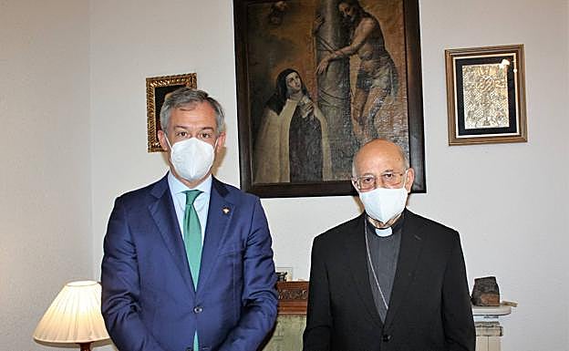 Javier López Martín, presidente de Eurocaja Rural, y Ricardo Blázquez, cardenal arzobispo de Valladolid.