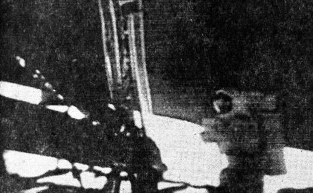 El comandante Neil Armstrong, el primero en pisar el satélite.