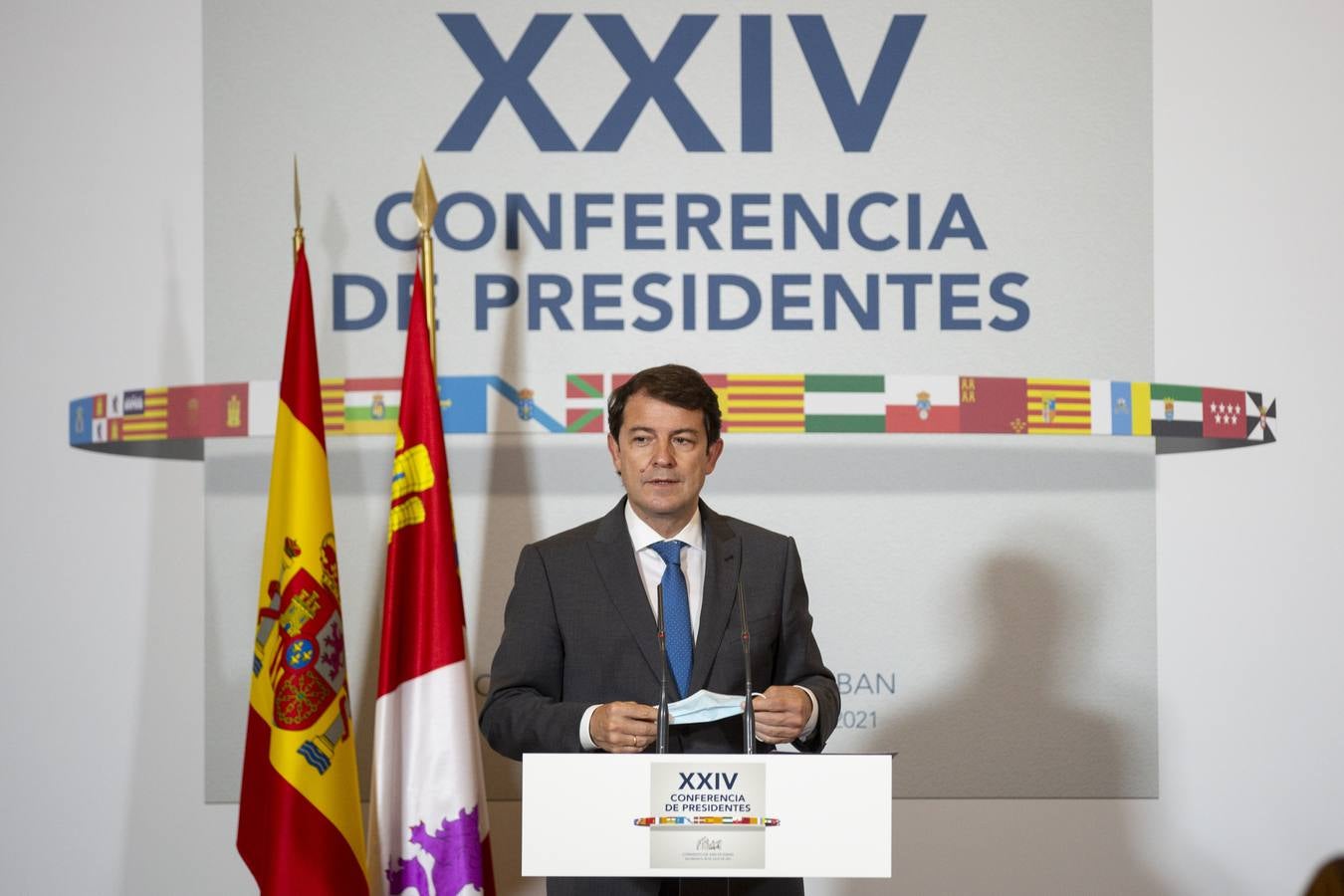 Los dirigentes de las comunidades autónomas, a excepción de Cataluña, acuden a la conferencia de presidentes en Salamanca.