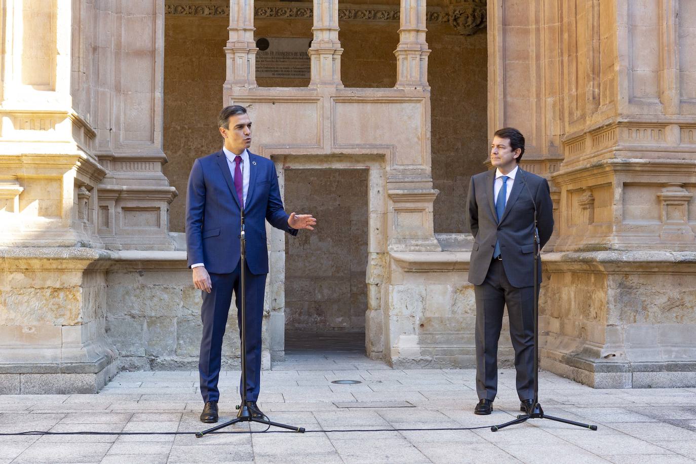 Los dirigentes de las comunidades autónomas, a excepción de Cataluña, acuden a la conferencia de presidentes en Salamanca.