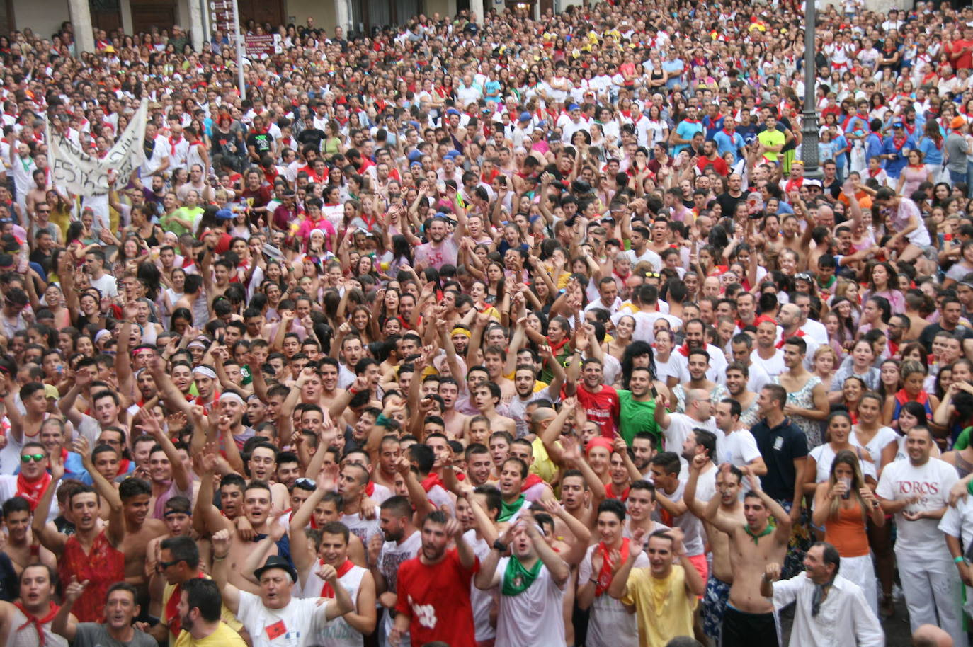 Multitudinario pregón en Cuéllar con motivo de sus fiestas patronales.