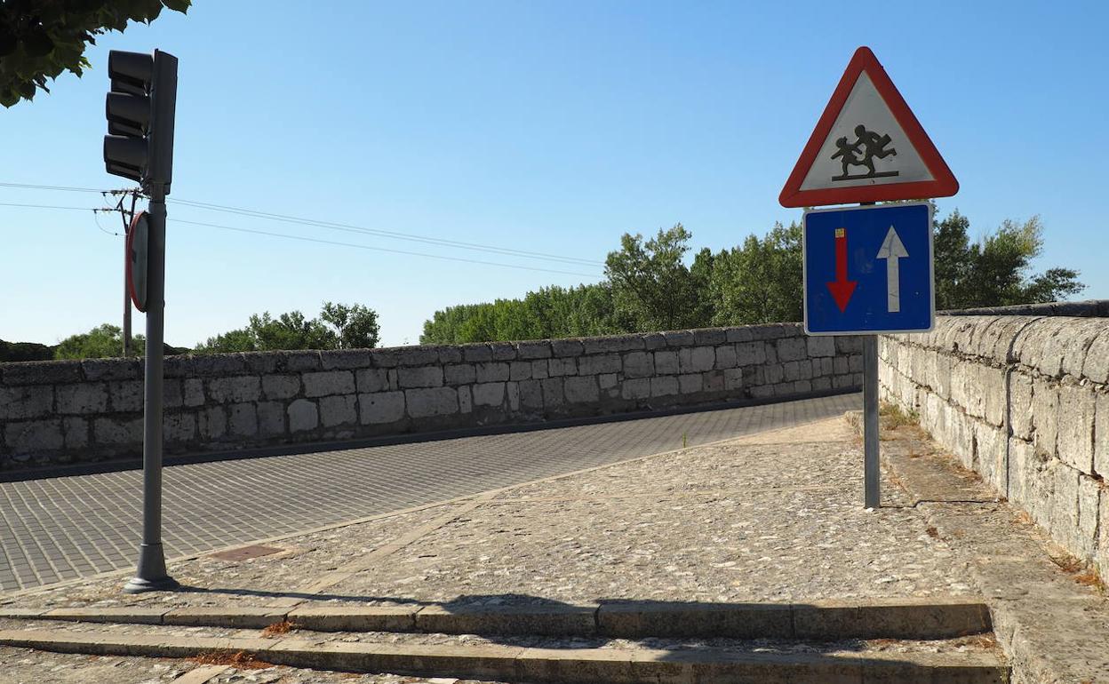 Este barrio se llama así debido al puente que cruza el río Duero