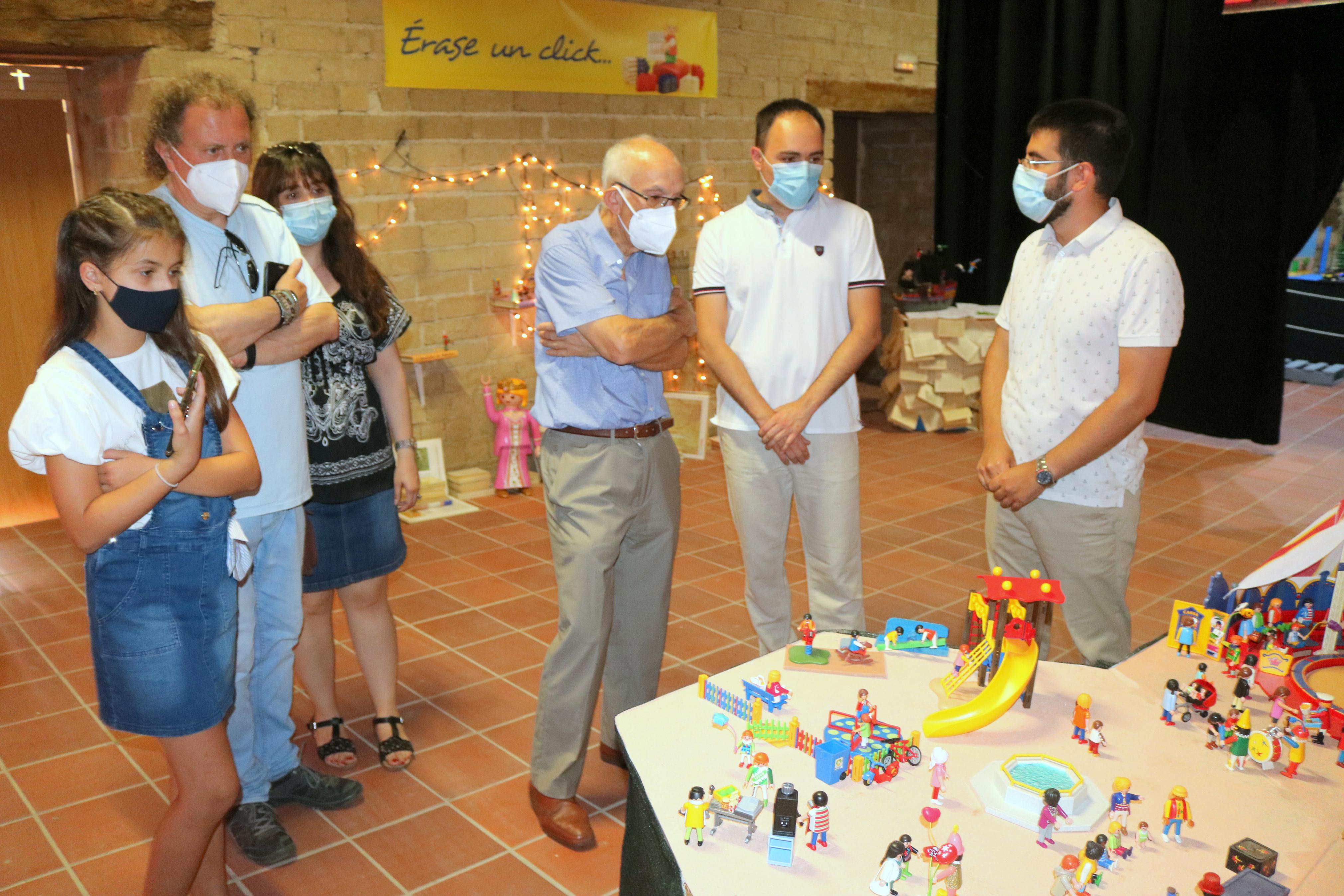 La exposición organizada por la Asociación 'Villaclick' puede visitarse en el Palacio de la Reina del Monasterio de Santa Clara de Calabazanos