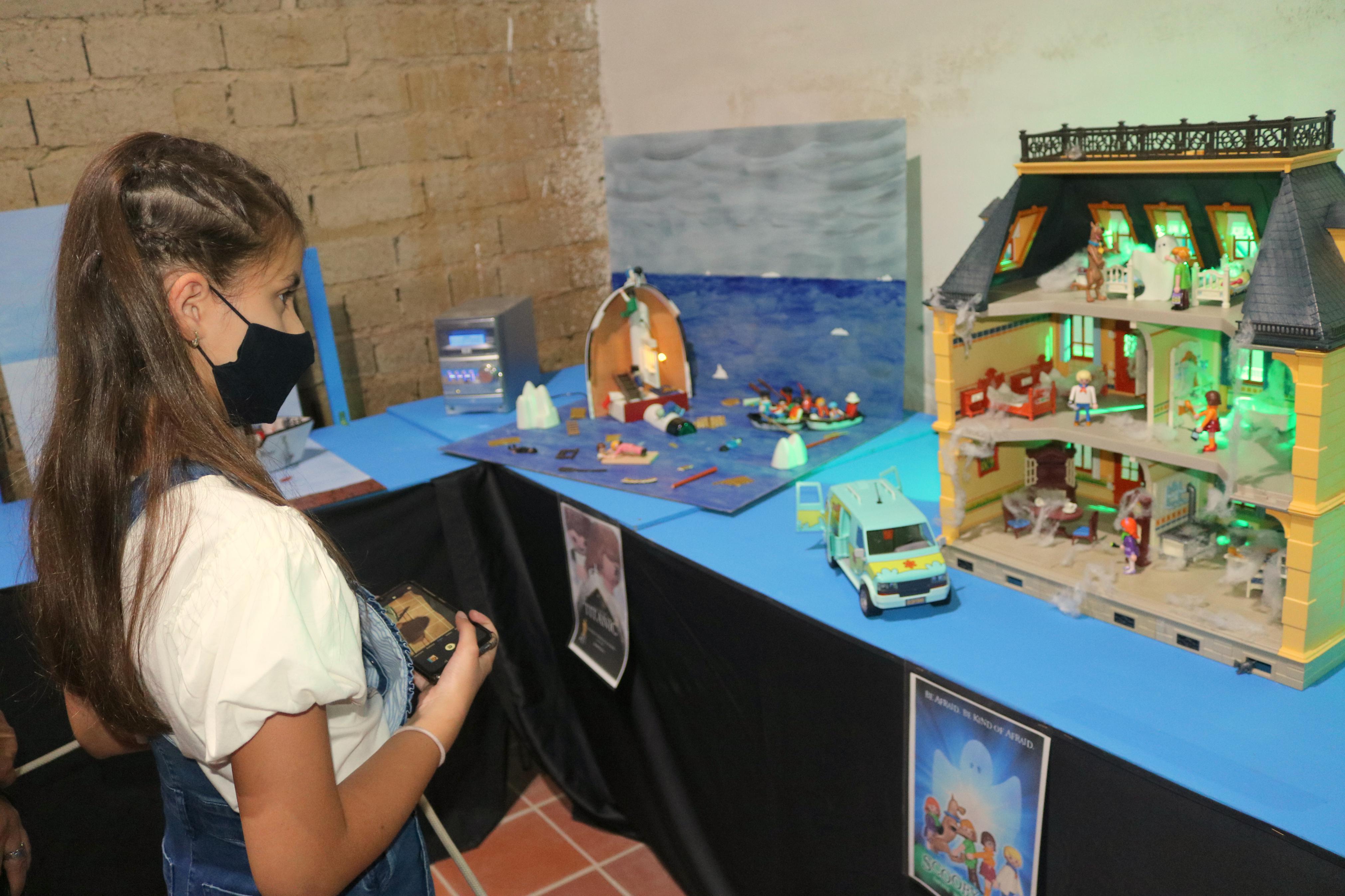 La exposición organizada por la Asociación 'Villaclick' puede visitarse en el Palacio de la Reina del Monasterio de Santa Clara de Calabazanos