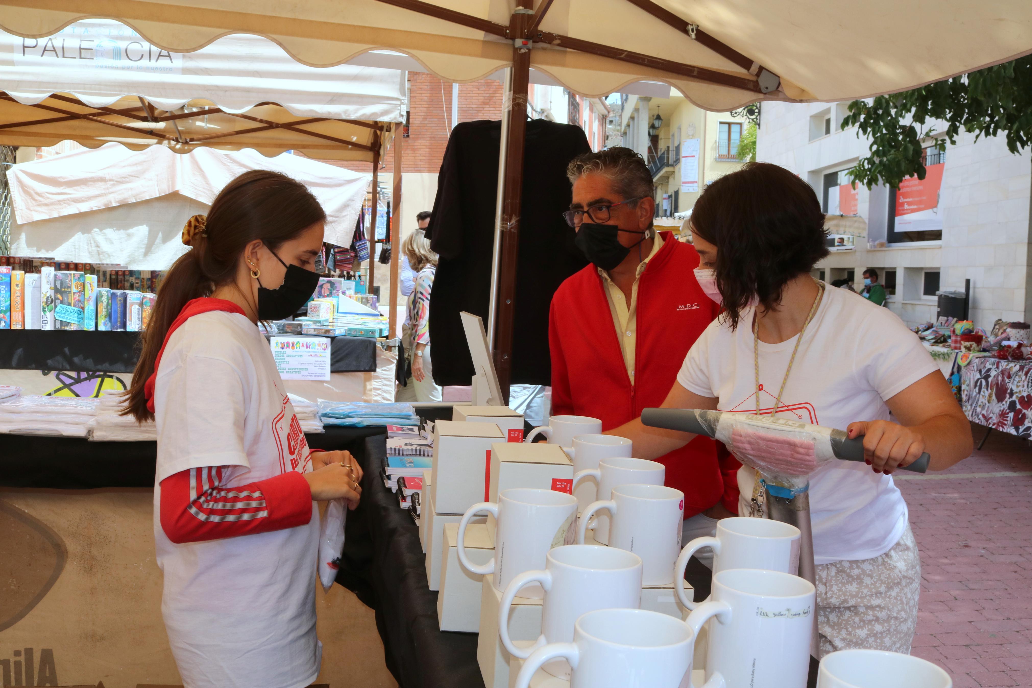 Alimentación y artesanía se dieron cita en Baltanás