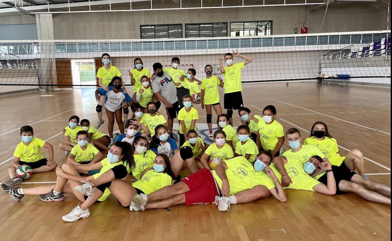 Zaratán cierra con éxito su primer campus de voleibol
