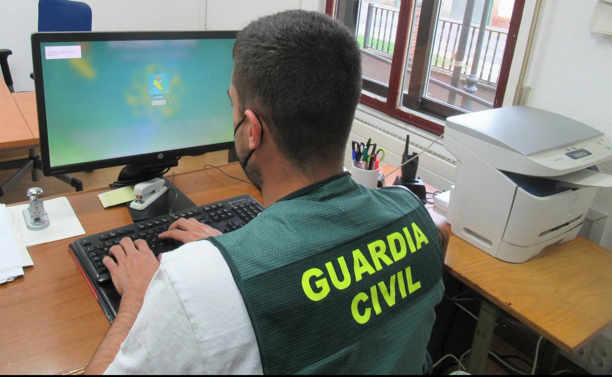 Investigados por suplantar la identidad de un palentino para comprar teléfonos de alta gama