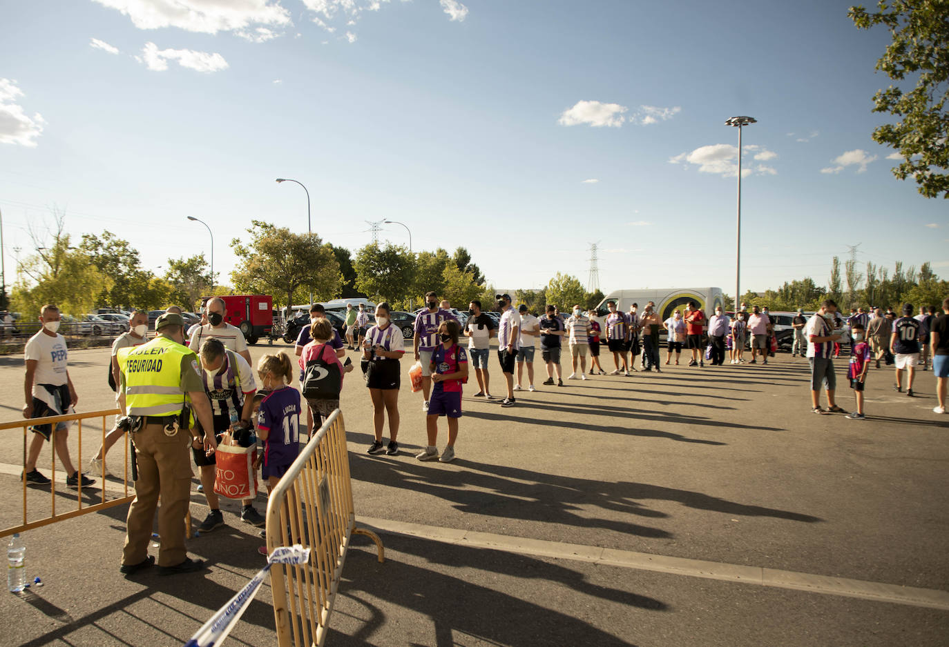 Los aficionados regresan al José Zorrilla después de más de un año.