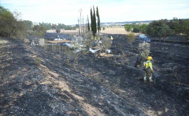 Incendio ya apagado por los efectivos en Renedo.