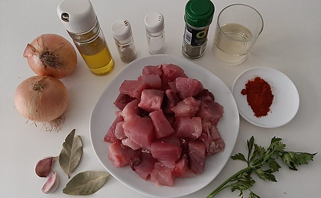 Imagen principal - Bonito con sofrito de cebolla