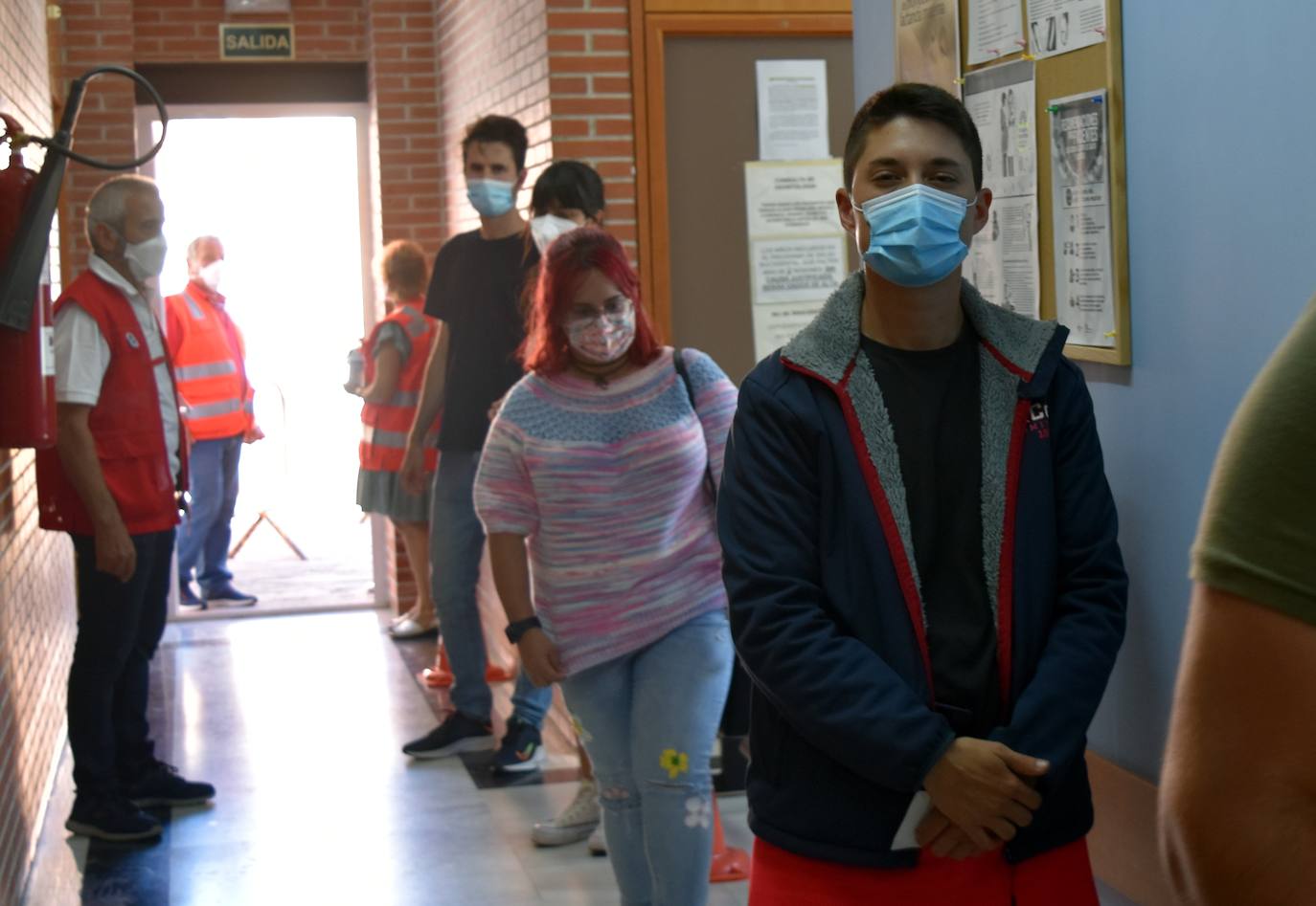 Fotos: Los menores de 30 años se vacunan en Aguilar de Campoo