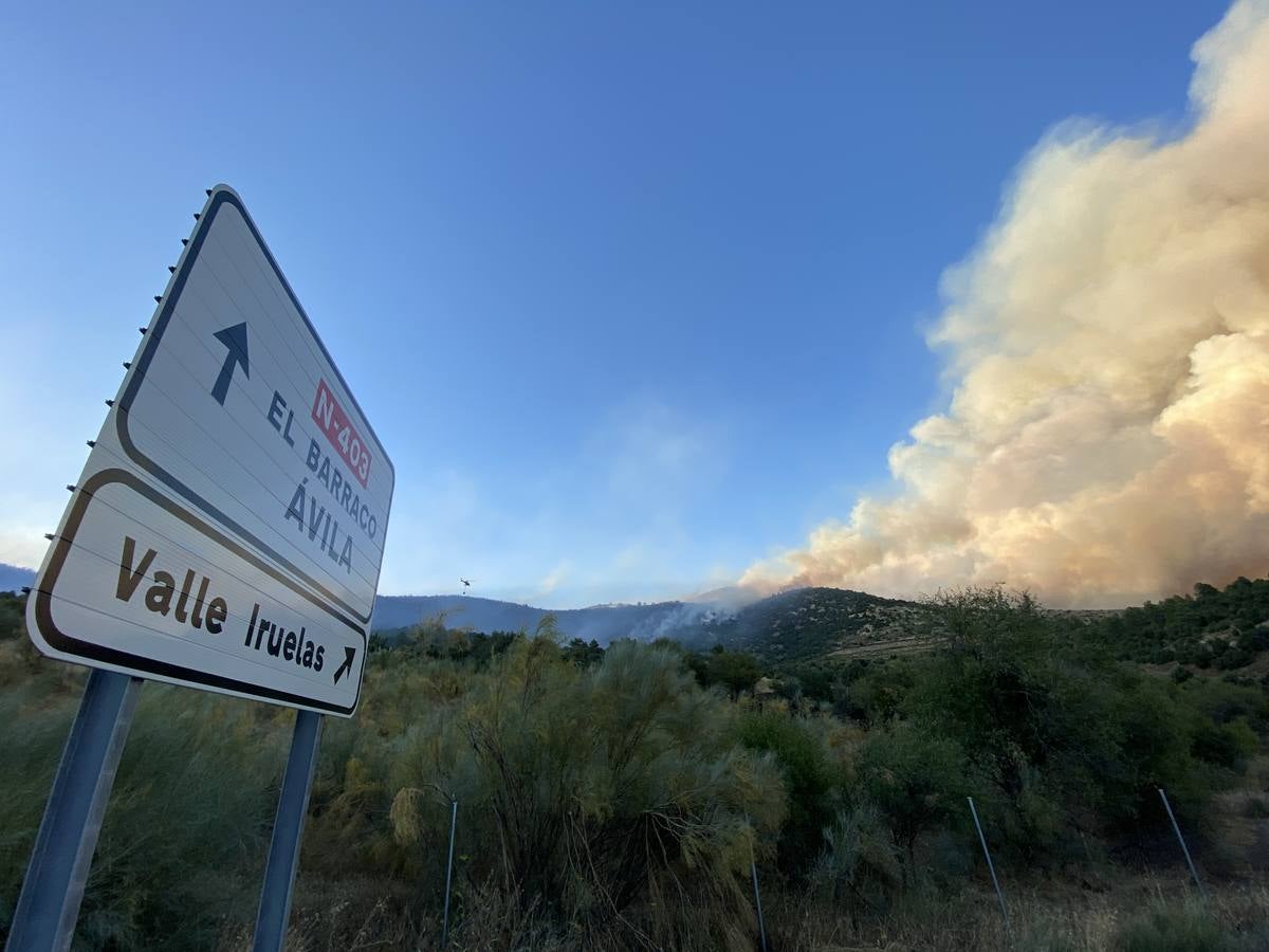 Fotos: Incendio en la localidad abulense de El Tiemblo