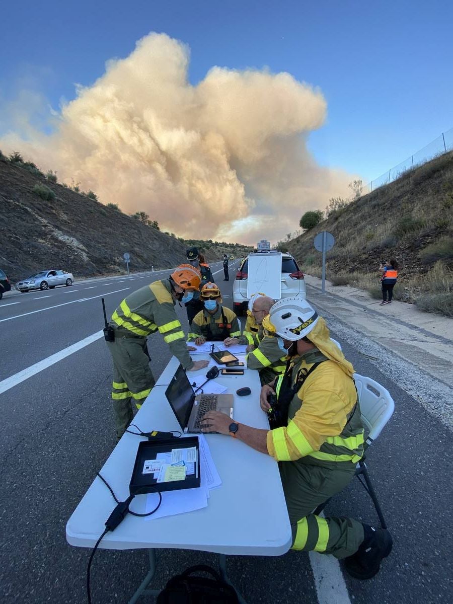 Fotos: Incendio en la localidad abulense de El Tiemblo