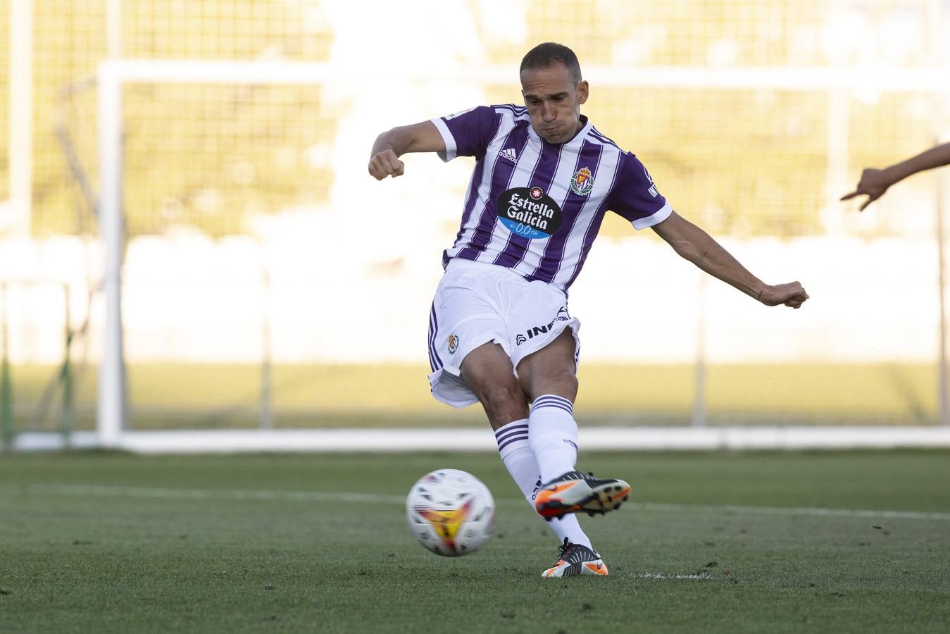 Fotos: El Real Valladolid se lleva el Trofeo de Zaratán en los penaltis (2-2)