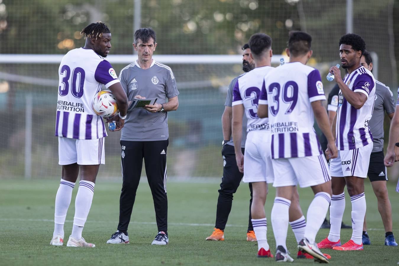 Fotos: El Real Valladolid se lleva el Trofeo de Zaratán en los penaltis (2-2)