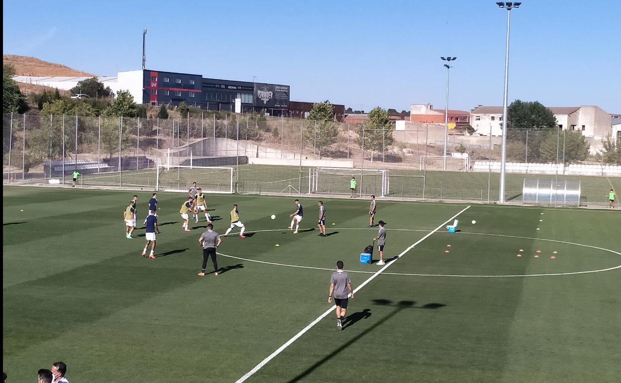 El Real Valladolid se lleva el Trofeo de Zaratán en los penaltis