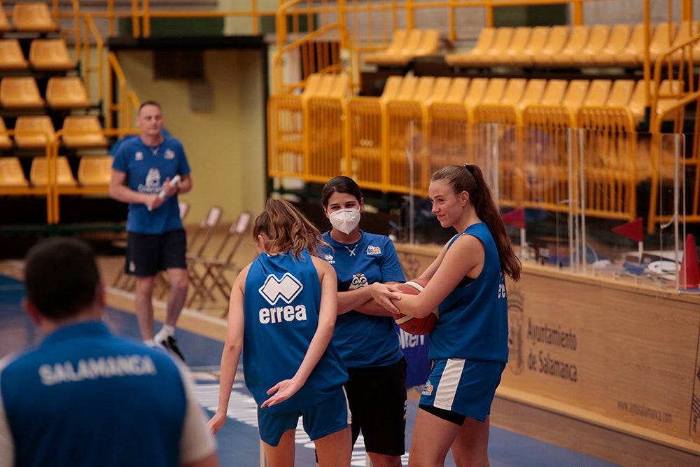Fotos: Primer entrenamiento del CB Avenida 21/22