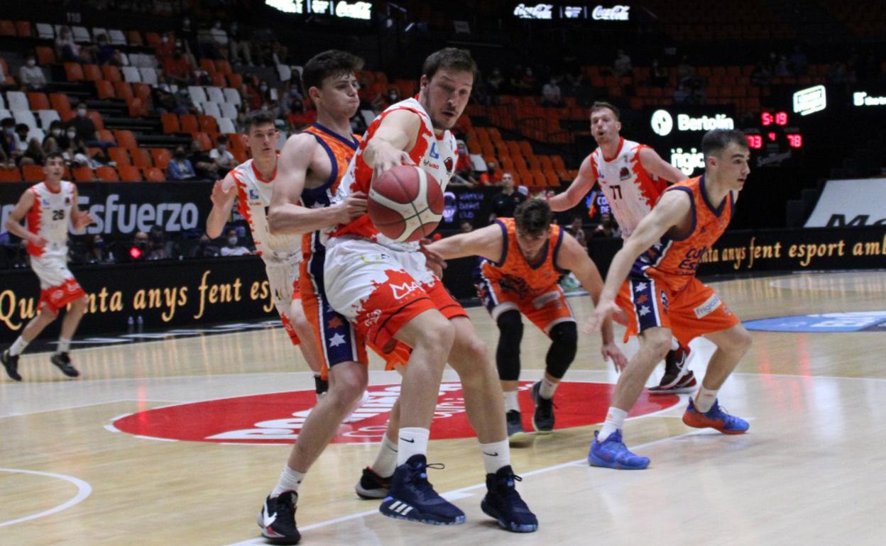 César Yáñez, durante un partido.
