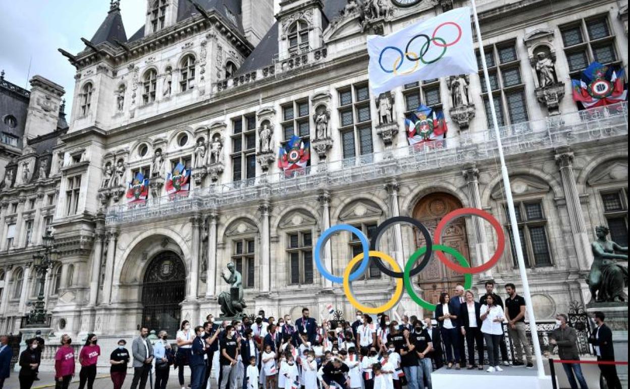 París dio la bienvenida a los Juegos de 2024 en un acto ante el ayuntamiento de la ciudad.