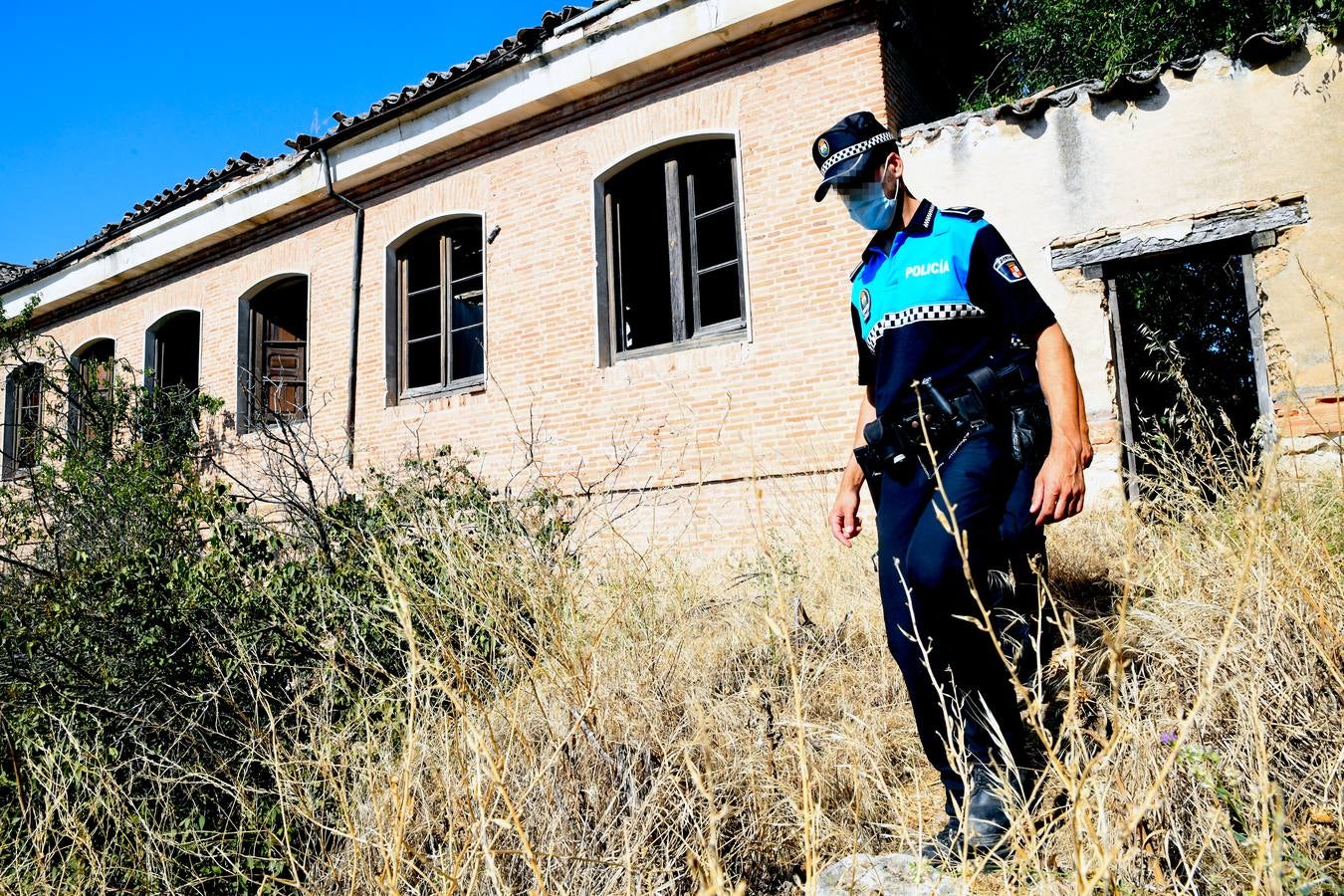 Fotos: La Policía Local de Tordesillas busca a al anciano desaparecido en el antiguo hospital Mater Dei