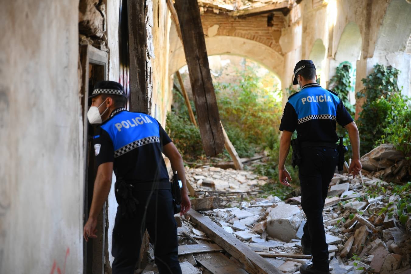 Fotos: La Policía Local de Tordesillas busca a al anciano desaparecido en el antiguo hospital Mater Dei