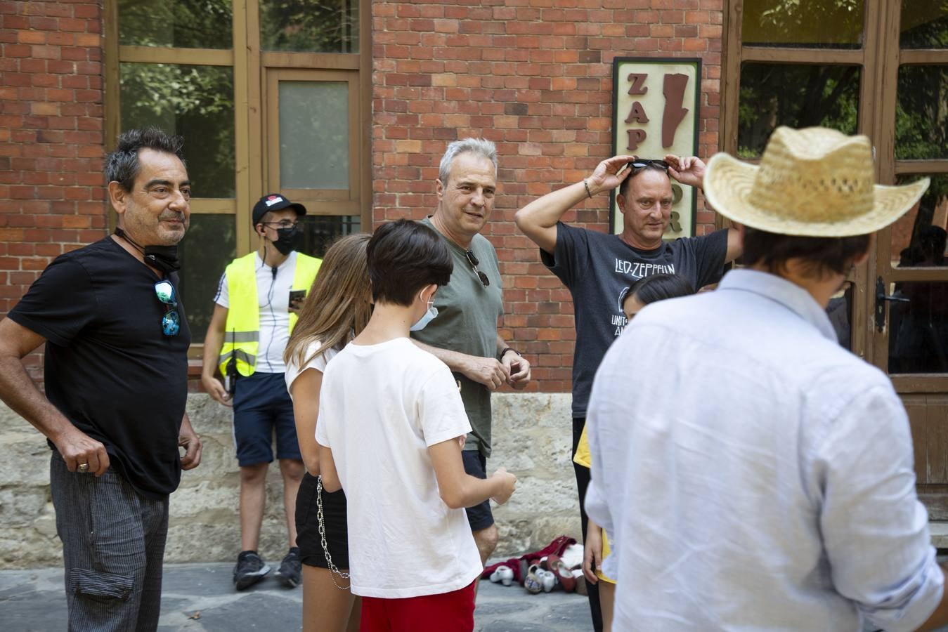 Fotos: Los integrantes de la banda Hombres G visitan Valladolid