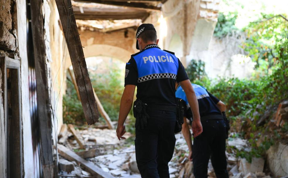 La Policía Local de Tordesillas busca a Teodoro en el antiguo hospital Mater Dei. 