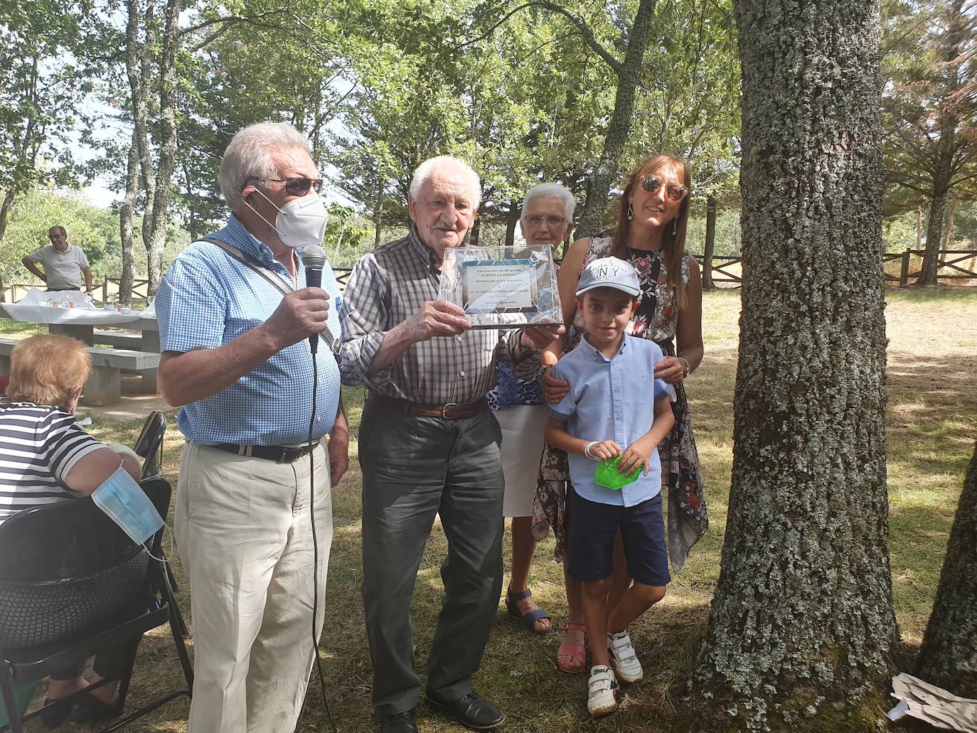 Fiesta de mayores en El Maíllo