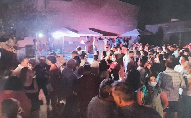 Vídeo: imágenes de la fiesta colgadas en las redes sociales del establecimiento.