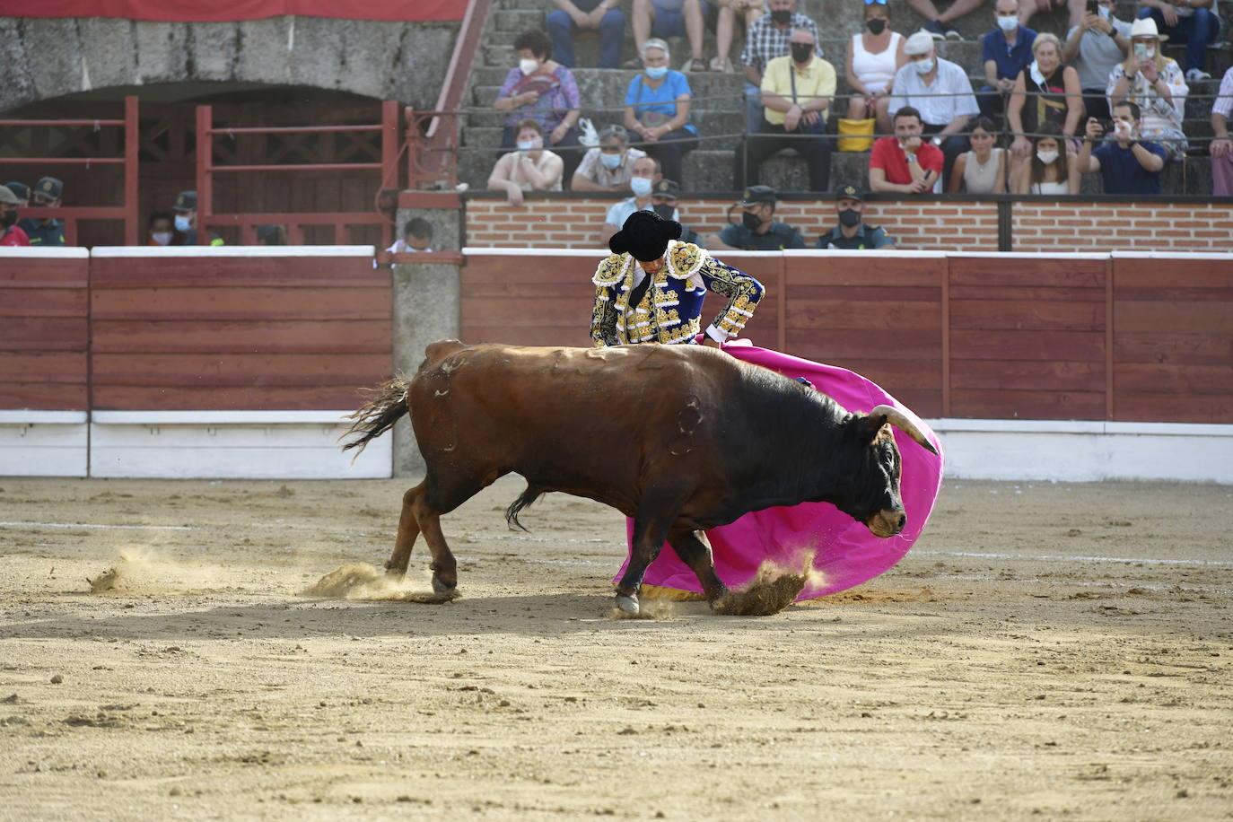 Imágenes de la corrida de este viernes en El Espinar.