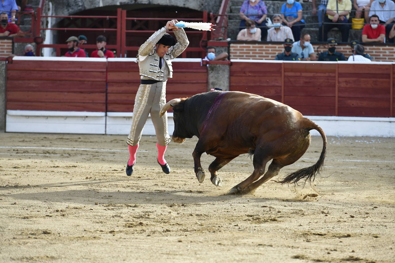Imágenes de la corrida de este viernes en El Espinar.