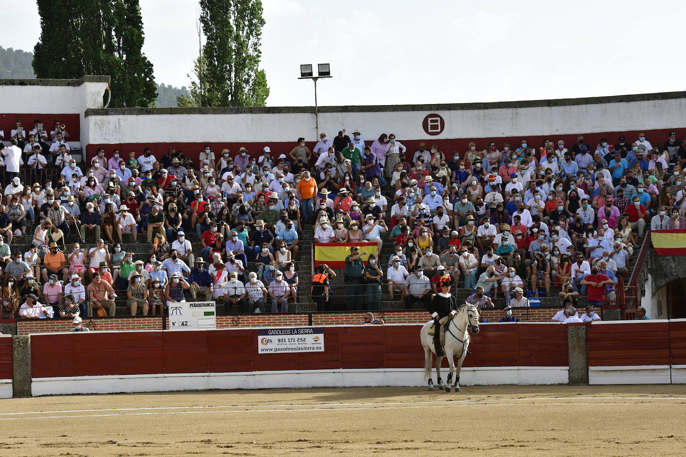 Imágenes de la corrida de este viernes en El Espinar.
