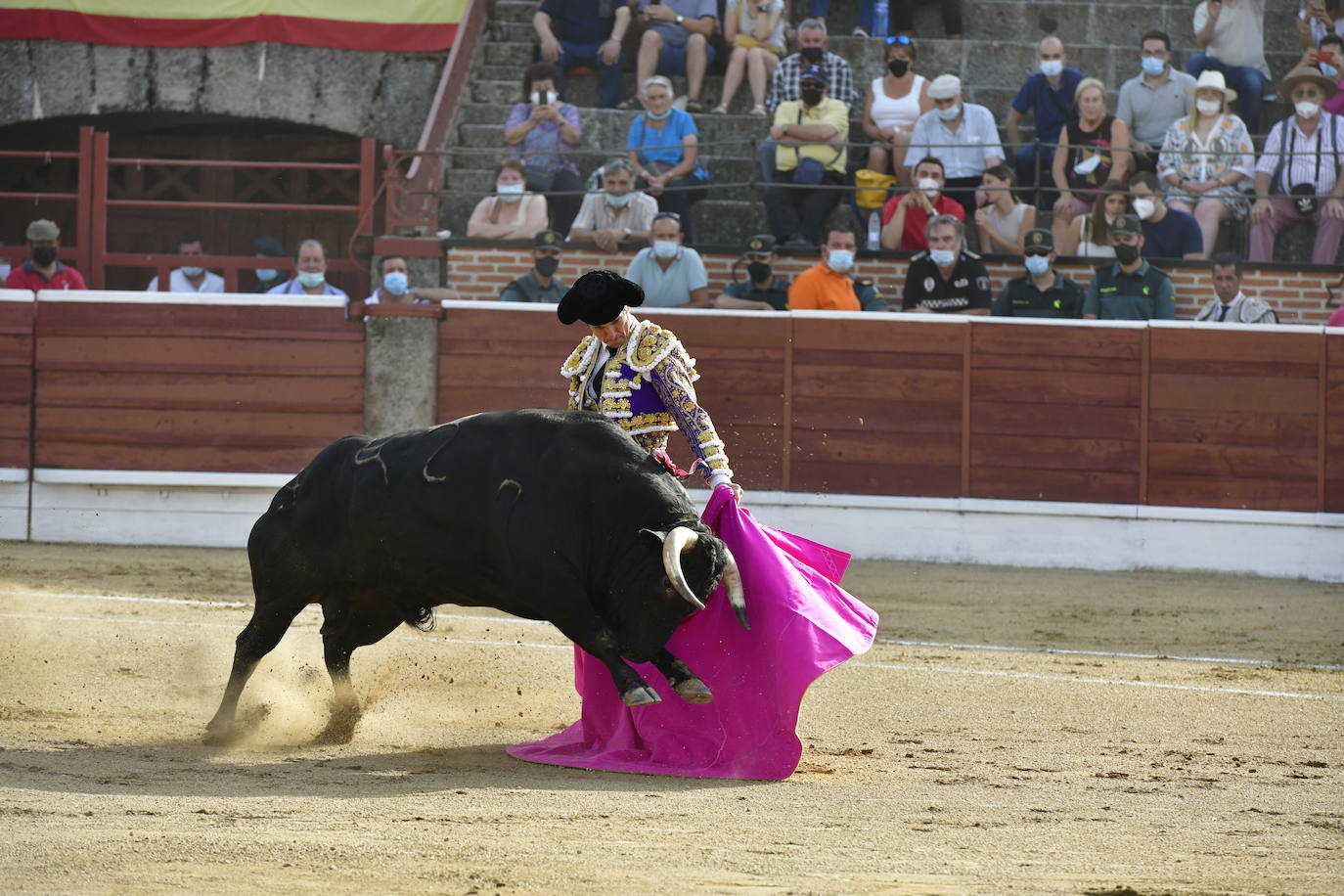 Imágenes de la corrida de este viernes en El Espinar.