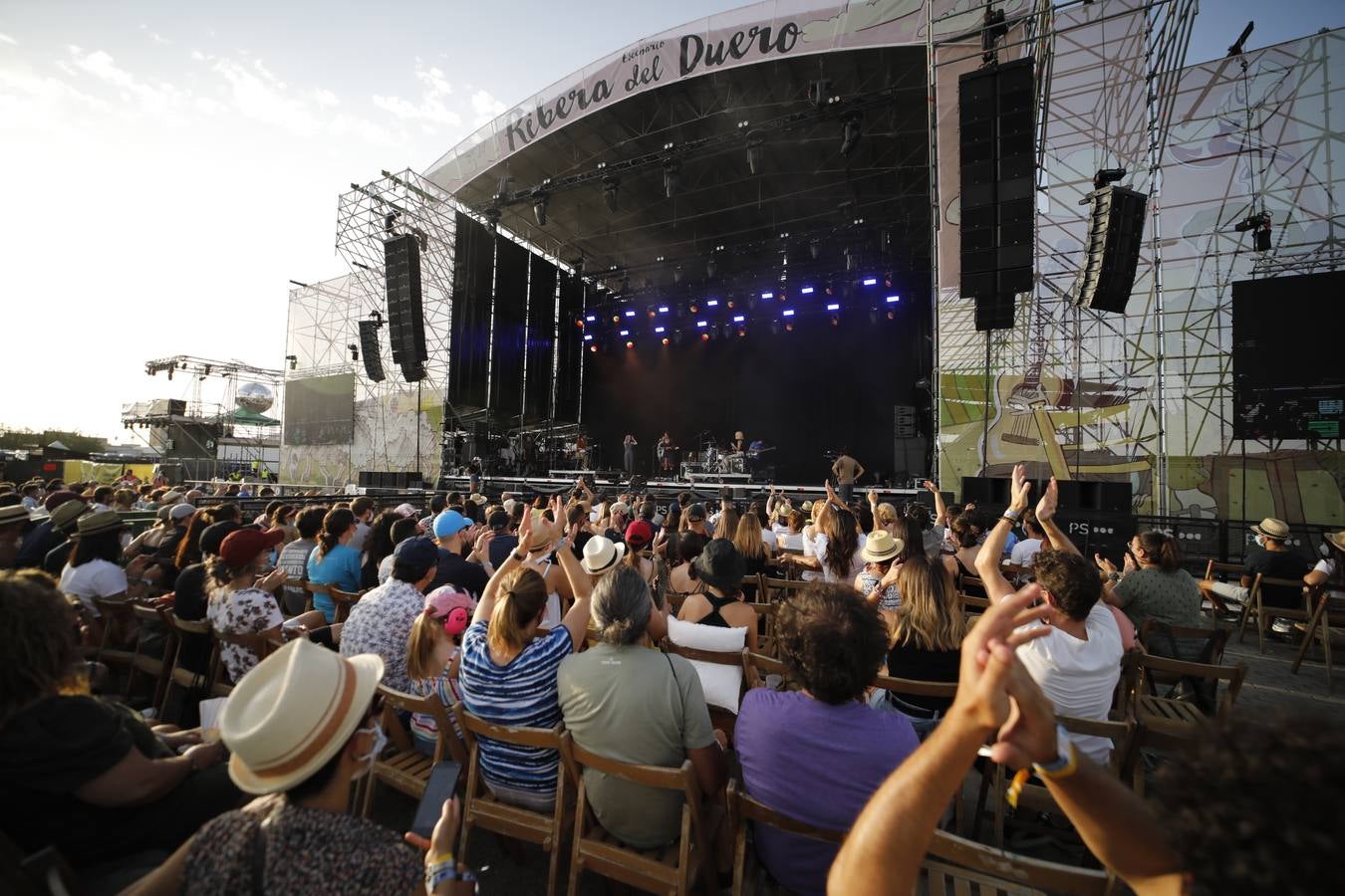 Fotos: Actuaciones de Anni B Sweet y Delaporte en la segunda jornada de Sonorama Ribera 2021