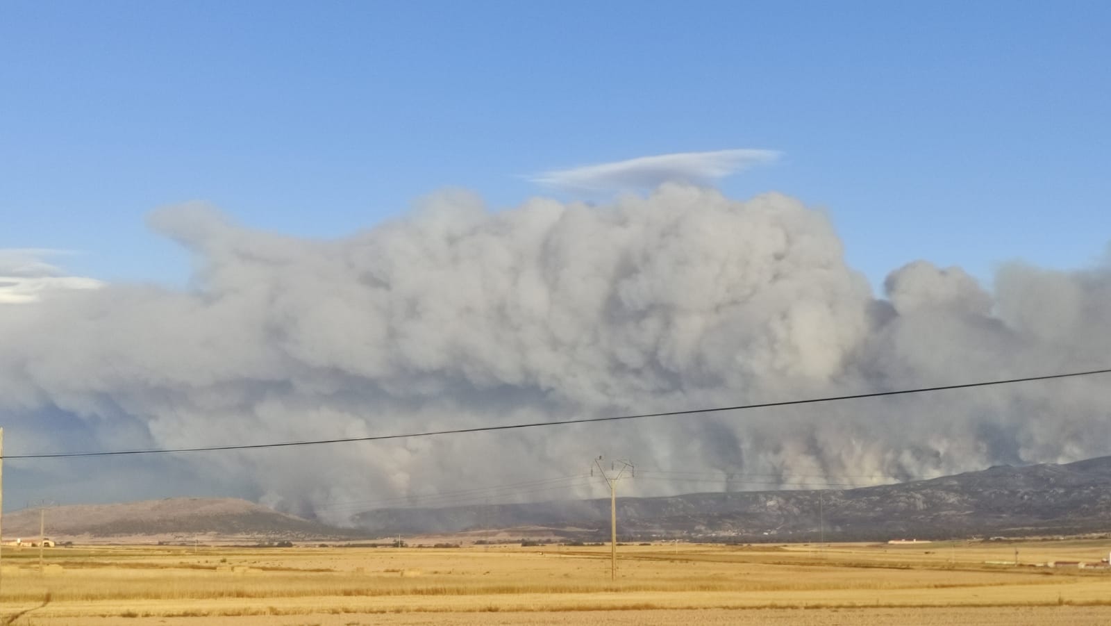 Fotos: El incendio forestal de Navalacruz obliga a desalojar varios pueblos de Ávila