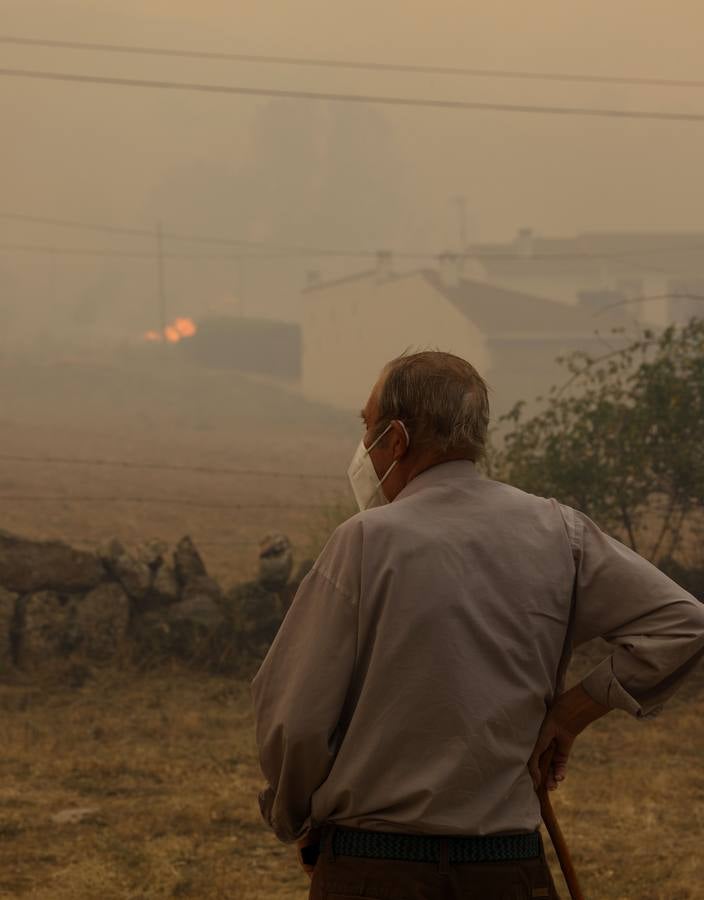 Fotos: El incendio forestal de Navalacruz obliga a desalojar varios pueblos de Ávila