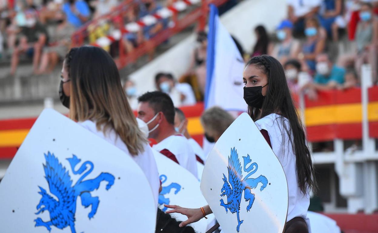Participantes en el torneo medieval de Medina del Campo.