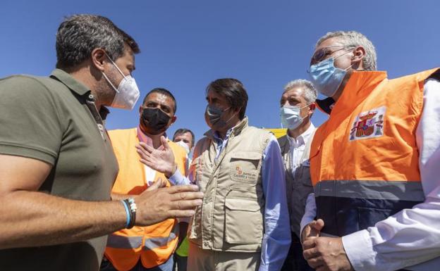 El incendio de Navalacruz, camino de quedar hoy estabilizado 