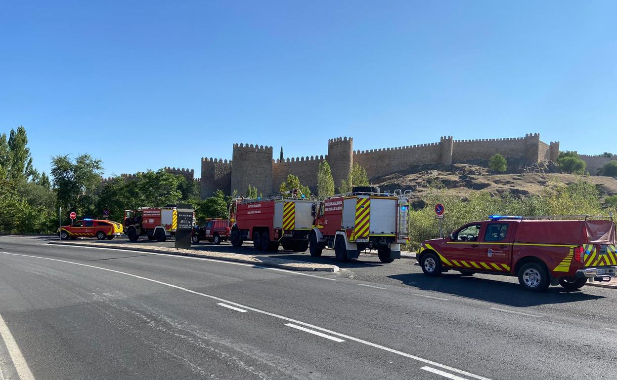 Bomberos de Diputación de Salamanca colaboran en la extinción del incencio de Navalacruz. 