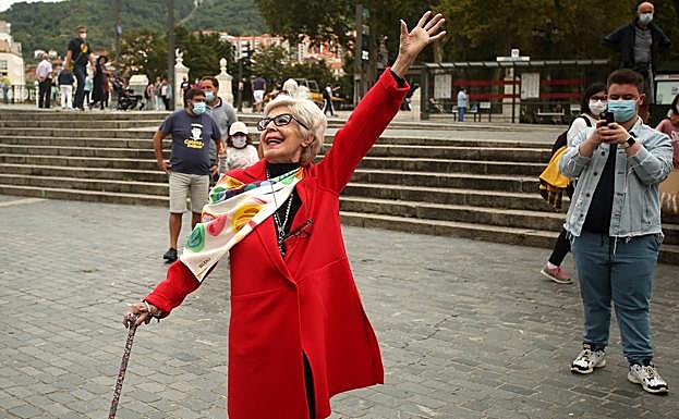 Concha Velasco en la Plaza del Arriaga en Bilbao.