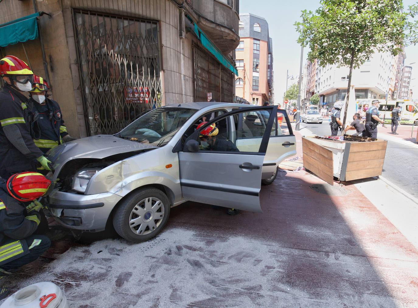 Fotos: Un atropello múltiple en Ponferrada deja una mujer fallecida y cinco heridos