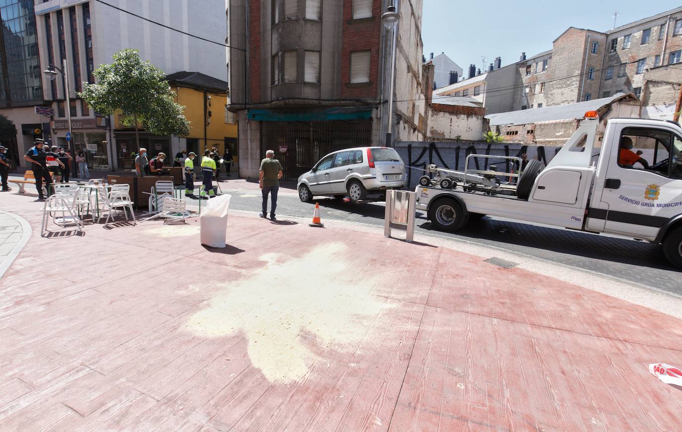 Fotos: Un atropello múltiple en Ponferrada deja una mujer fallecida y cinco heridos