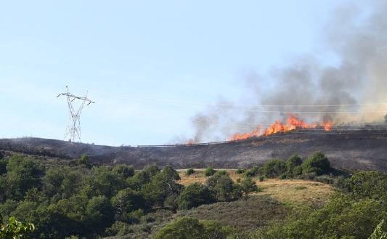 Imágenes del incendio de Trabadelo, en León. 