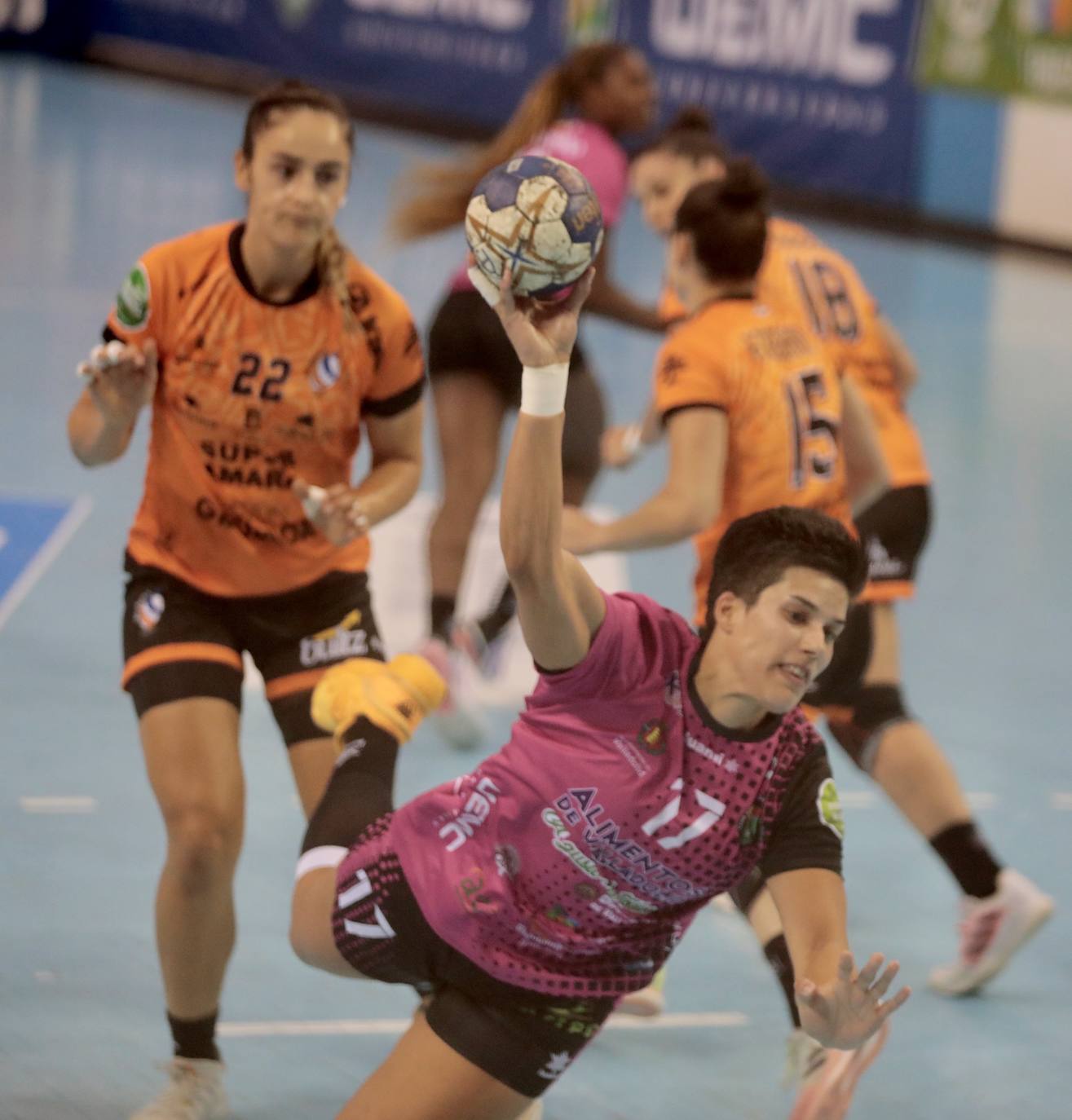 El partido entre el Caja Rural Aula Valladolid en la final de la SummerBAG.