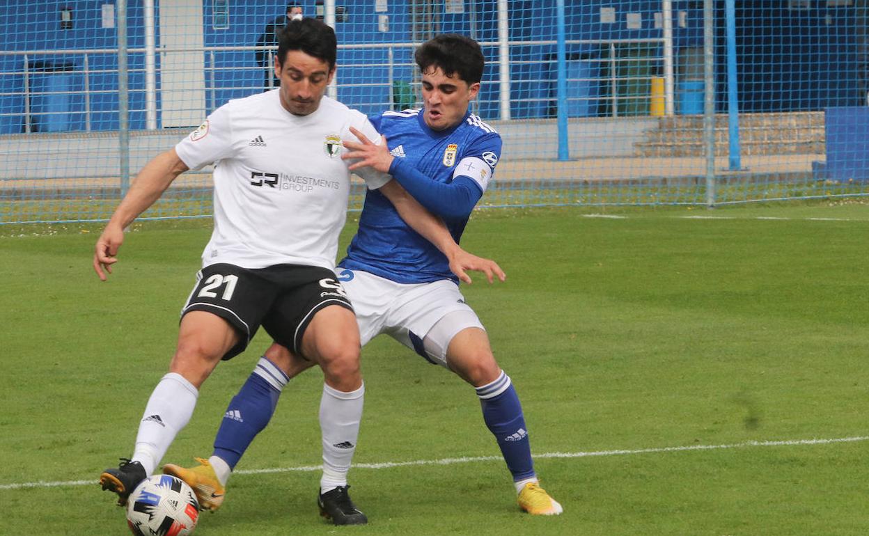 Mier, en un partido con el filial del Oviedo. 