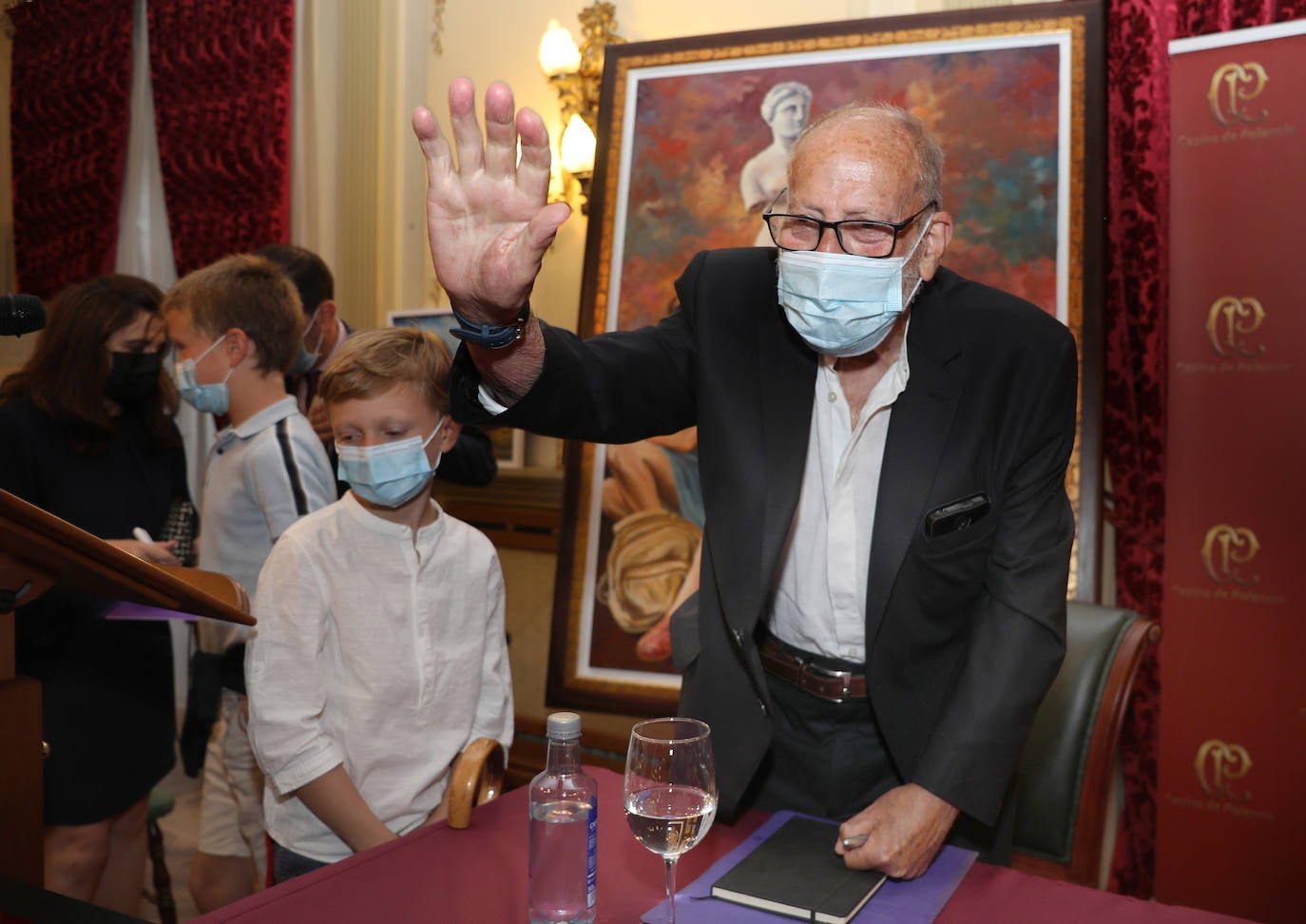 Fotos: El pintor Fernando Escobar abre San Antolín en el Casino de Palencia