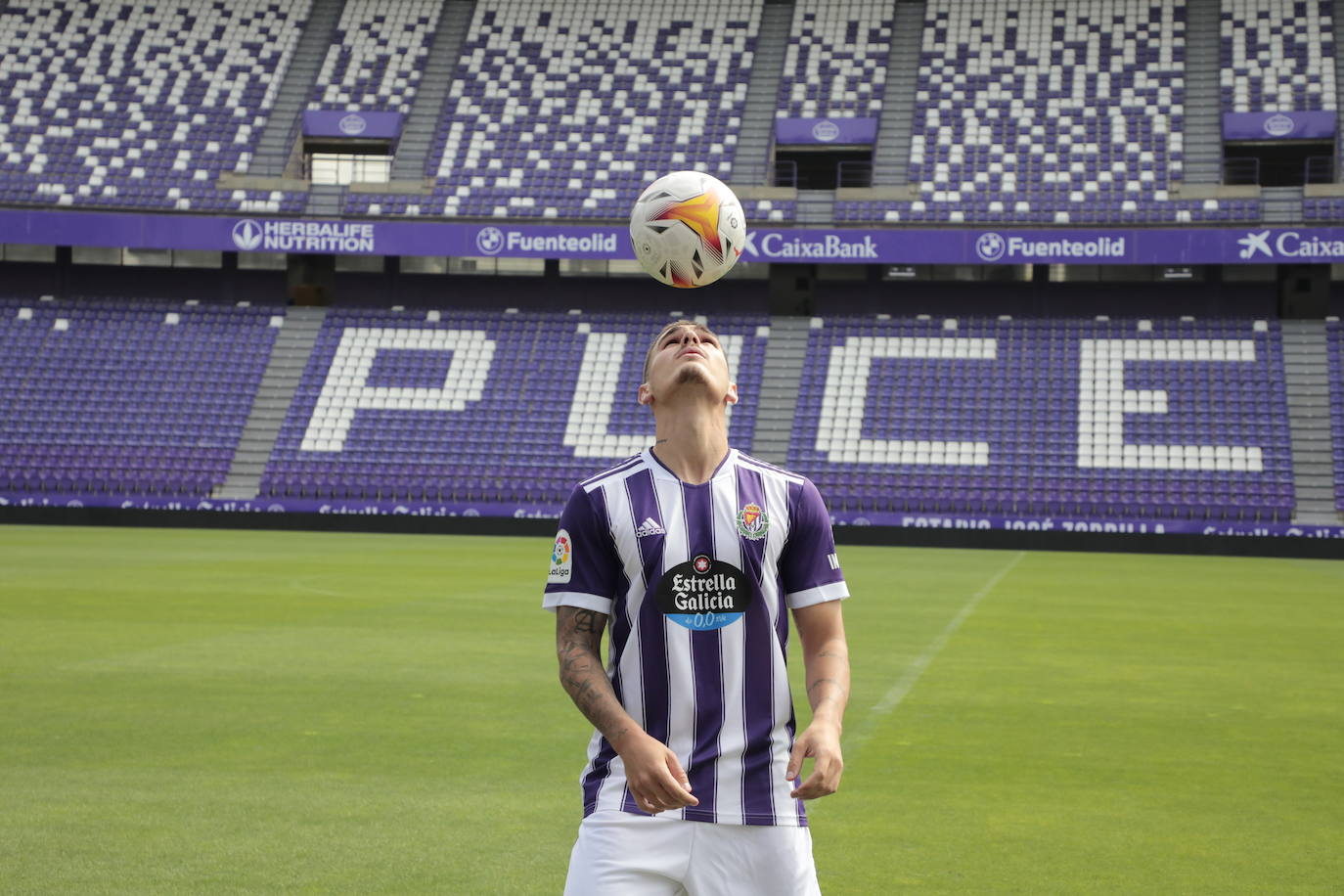 Hugo Vallejo, en su presentación como jugador del Real Valladolid.