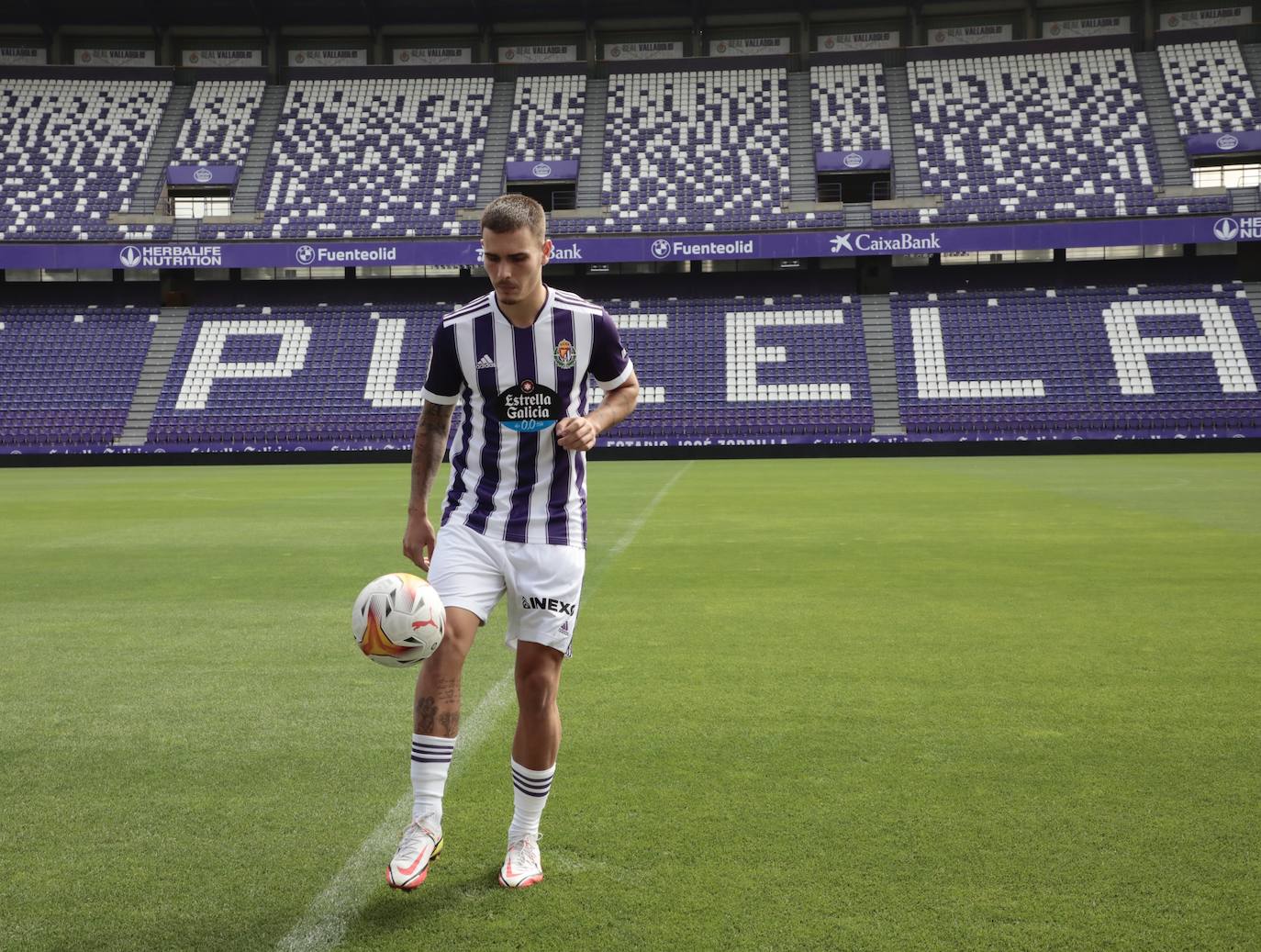 Hugo Vallejo, en su presentación como jugador del Real Valladolid.
