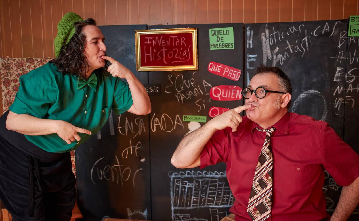 Miembros de la compañía pelentina Pez Luna