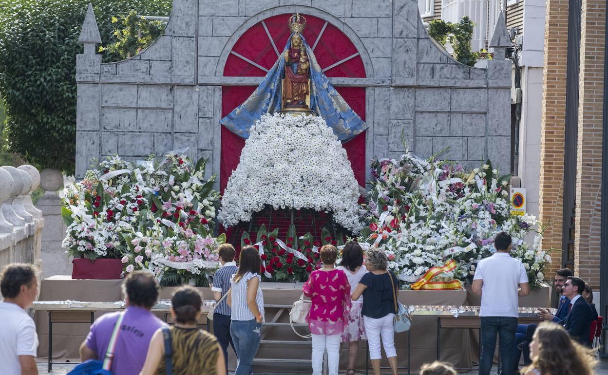 Ofrenda a la Virgen de San Lorenzo. 